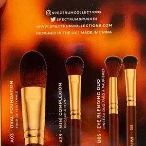 Spectrum 3-Piece Makeup Brush Set - New in Box lip